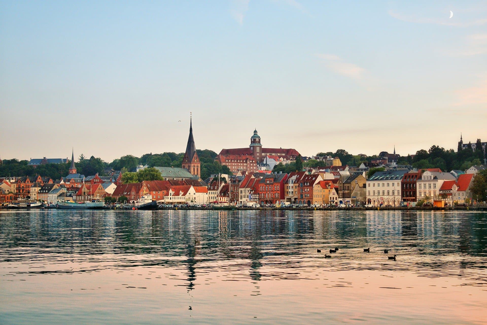 flensburg-ge062675b6_1920